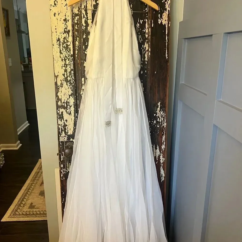 Mike Benet stunning white